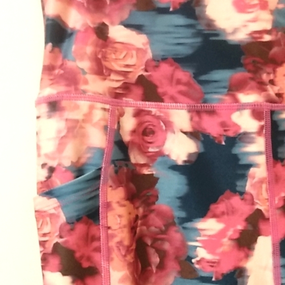 NINE WEST ACTIVE Pink Floral Biker Athletic Workout Running Shorts SIZE … - Picture 2 of 6